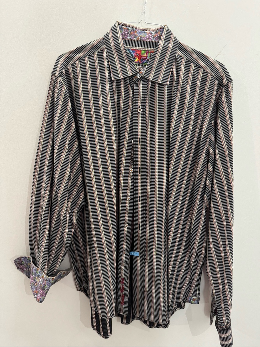 Robert Graham Men's Black and Beige Striped Button-Up Shirt